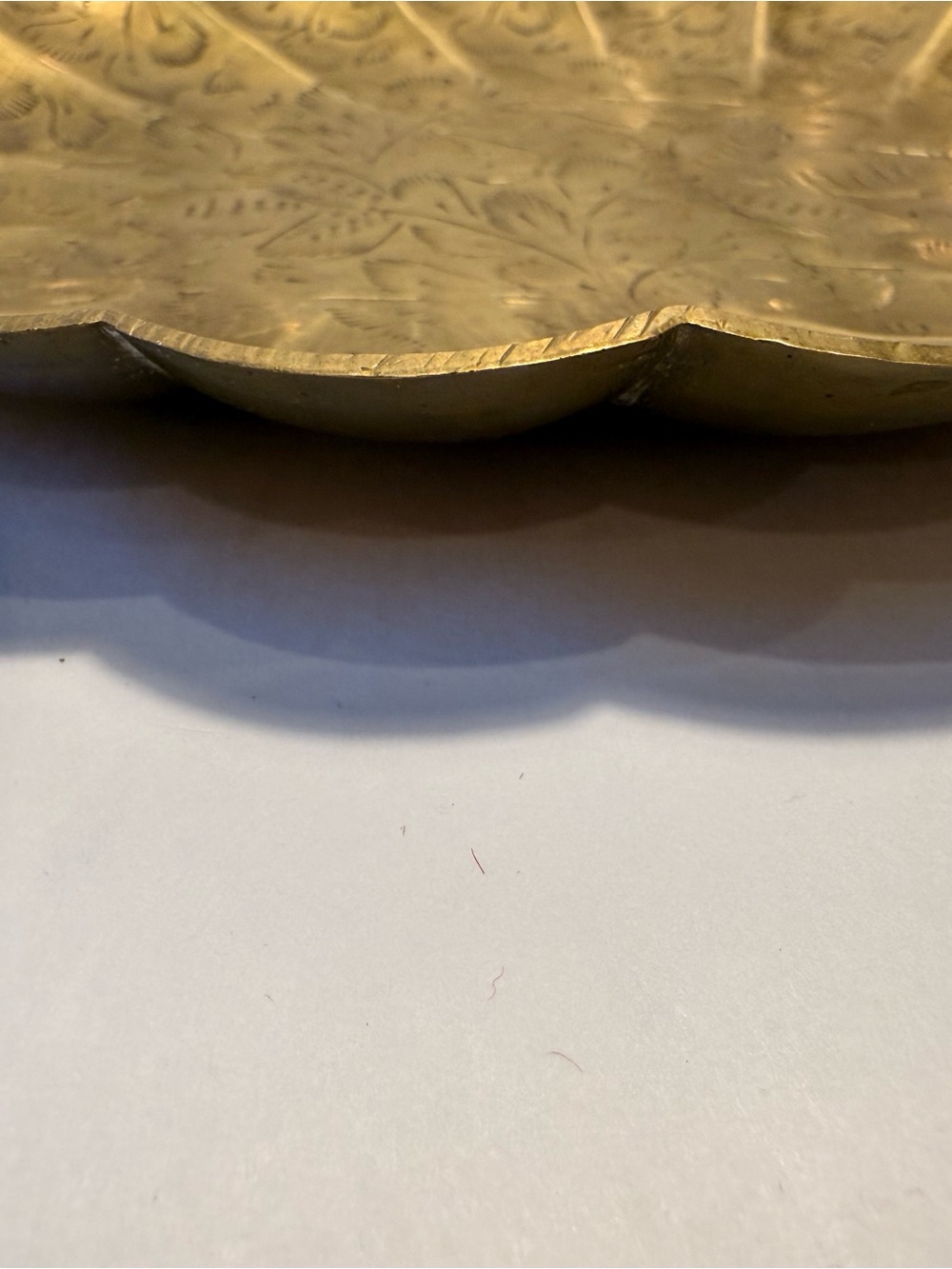 BEAUTIFUL!! Decorative Floral Engraved Brass Scalloped Trinket Tray Dish 9.30oz - Picture 3 of 5